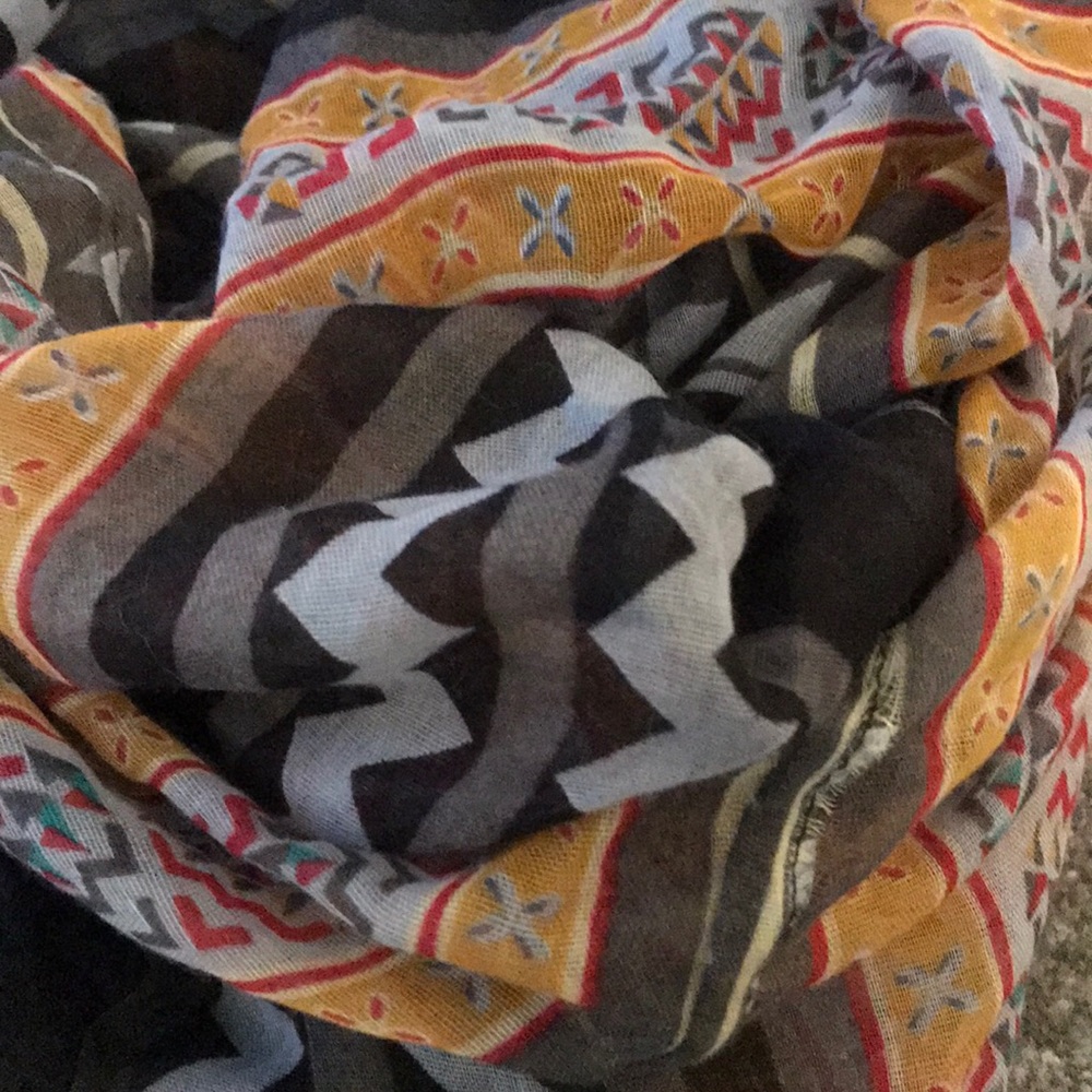 Infinity printed scarf - Picture 2 of 2